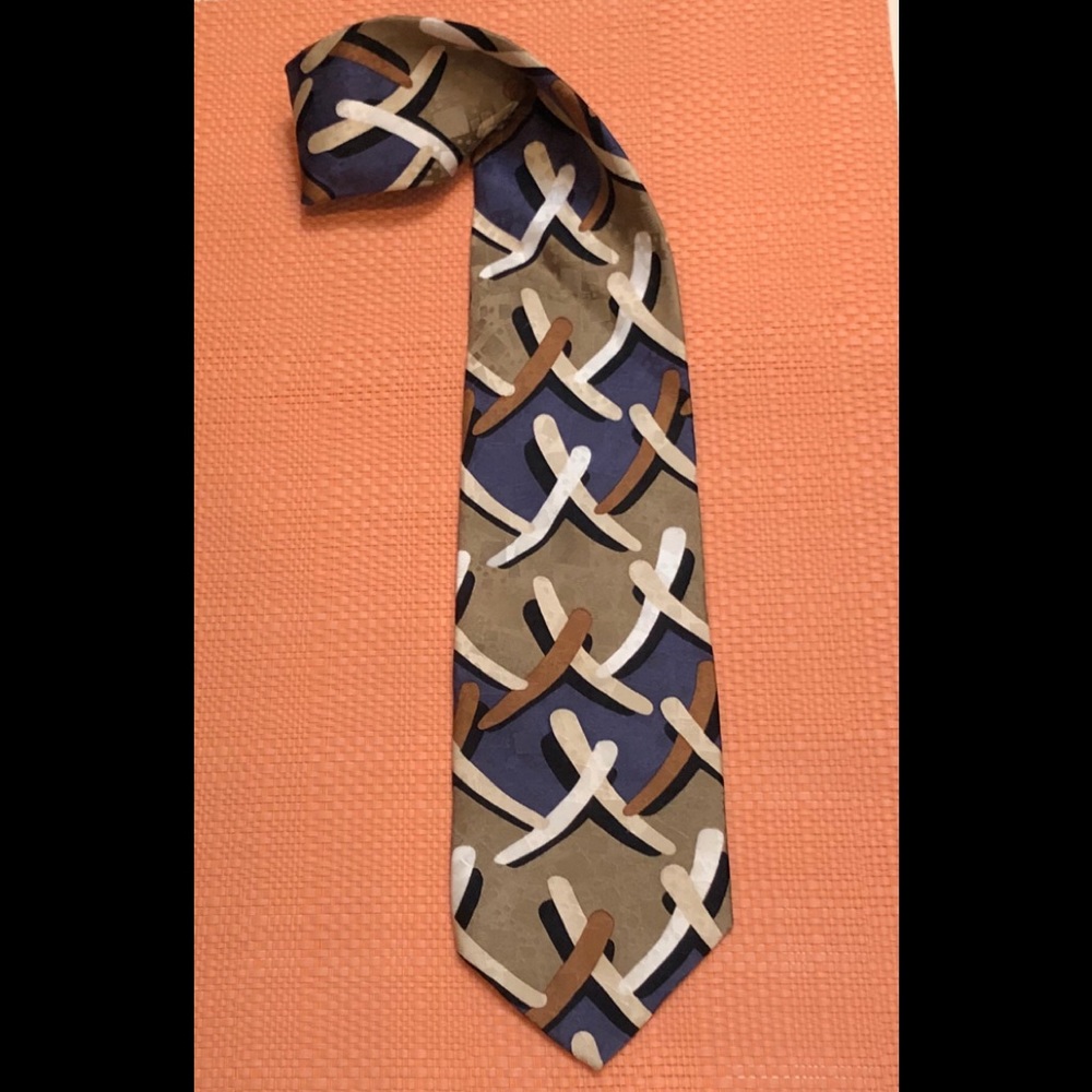 Men’s Necktie Facets